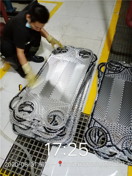 蓮湖(hú)路闆式換熱器工(gōng)業清洗
